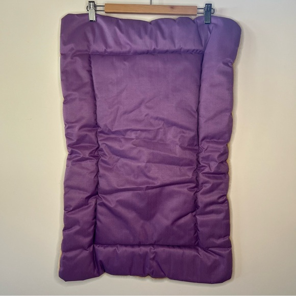 TÁN AND PURPLE DOG BED - Picture 4 of 7